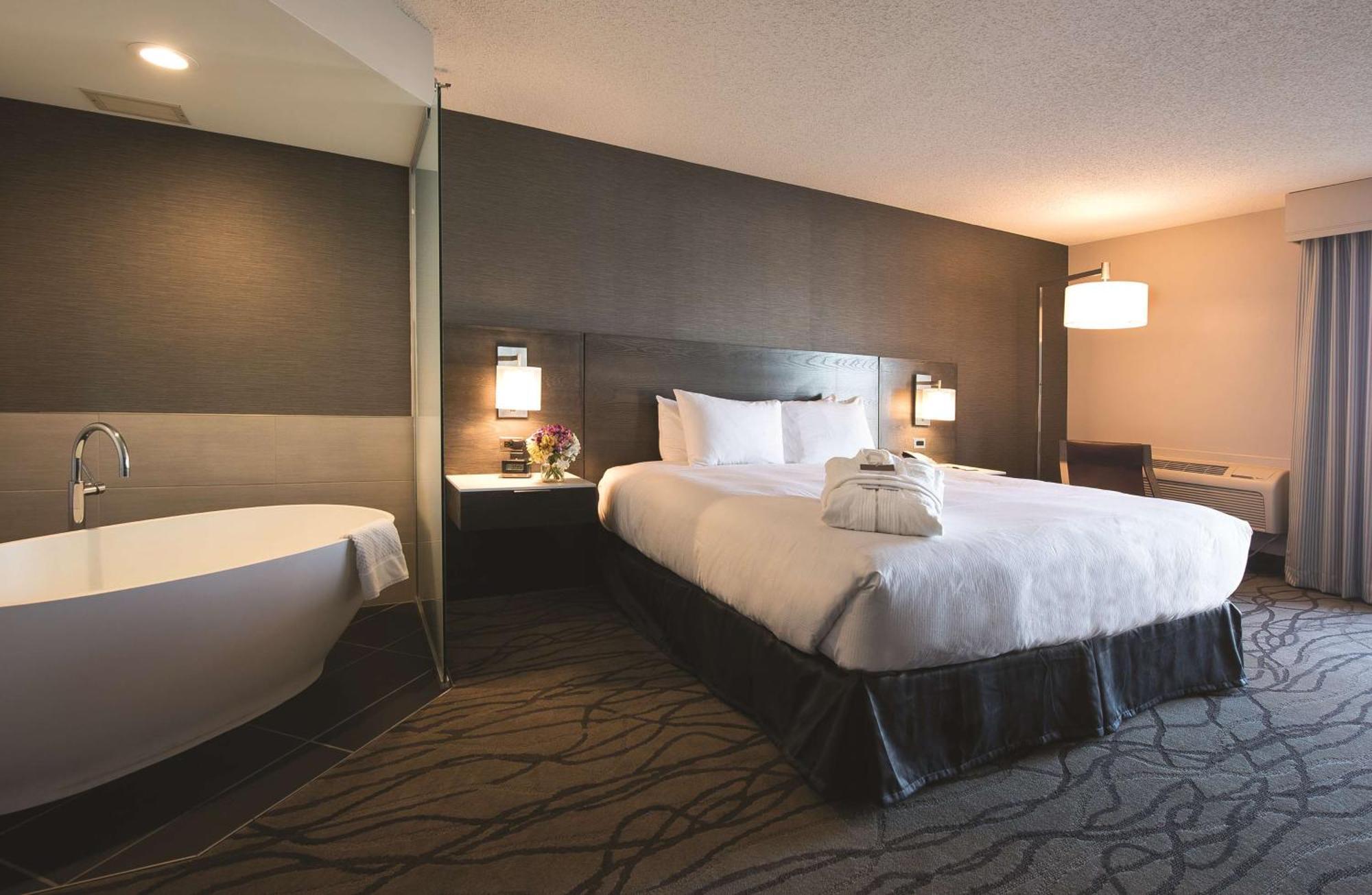 Doubletree By Hilton Racine Harbourwalk Exterior foto